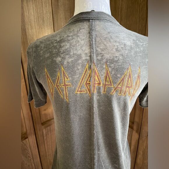 Women’s CHASOR very lightweight distressed Def Leppard t-shirt. - Picture 4 of 5